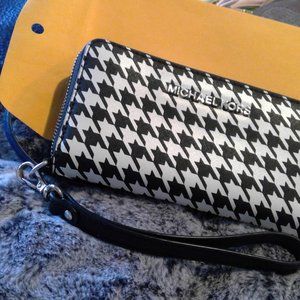 Michael Kors Wallet Phone Wristlet houndstooth